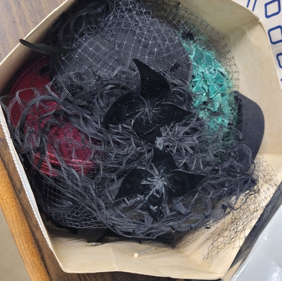 Antique Fascinator - Picture 2 of 8